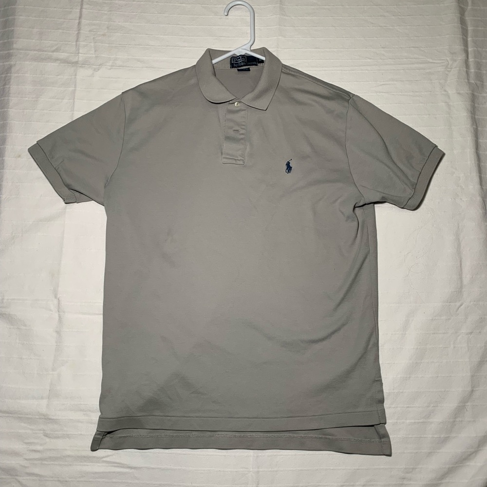 Men’s Ralph Lauren Polo. Size M. Gray. Poly-Blend.